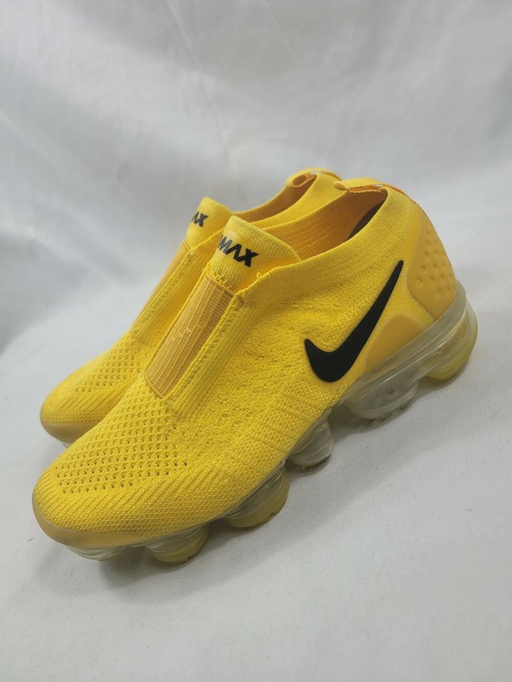 Nike Air VaporMax Moc 2 University Gold Yellow Black Shoes Women's Size 5.5